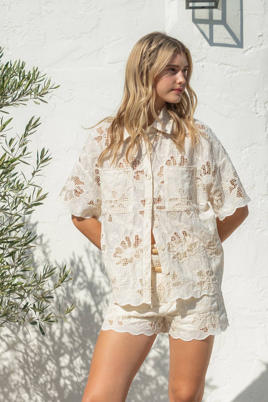 Scalloped Embroidery Shorts