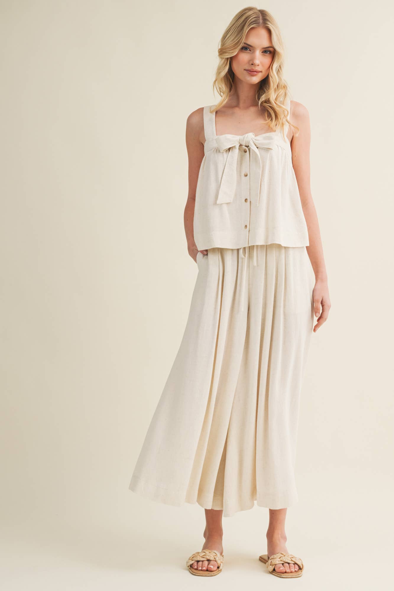 Elara Cropped Wide-Leg Pant